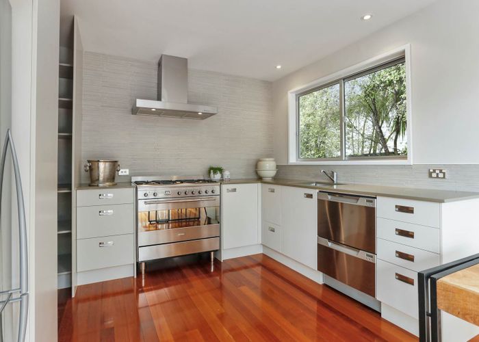  at 15 Stallard Place, Glen Eden, Auckland