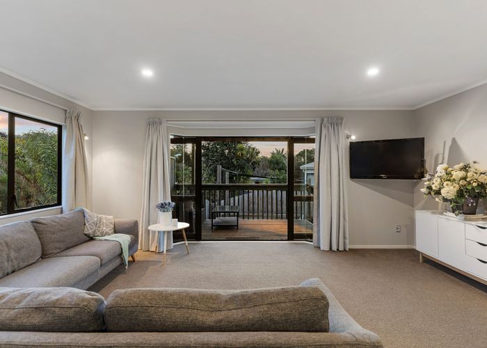  at 32 Donald Street, Stanmore Bay, Whangaparaoa