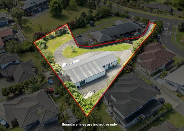  at 8 Burgundy Park Avenue, Henderson, Waitakere City, Auckland