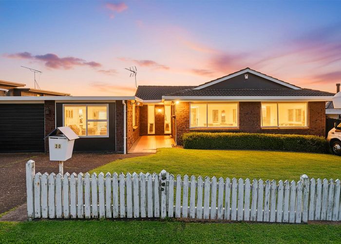  at 30 Luton Avenue, Sunnyhills, Manukau City, Auckland