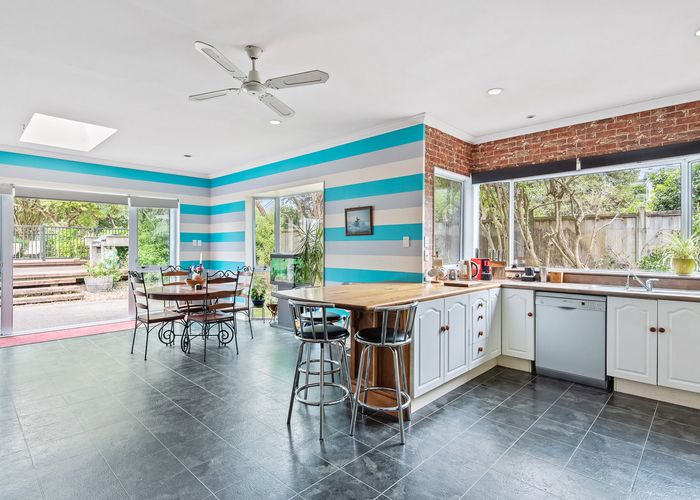  at 39 Dale Road, Raumati South, Paraparaumu