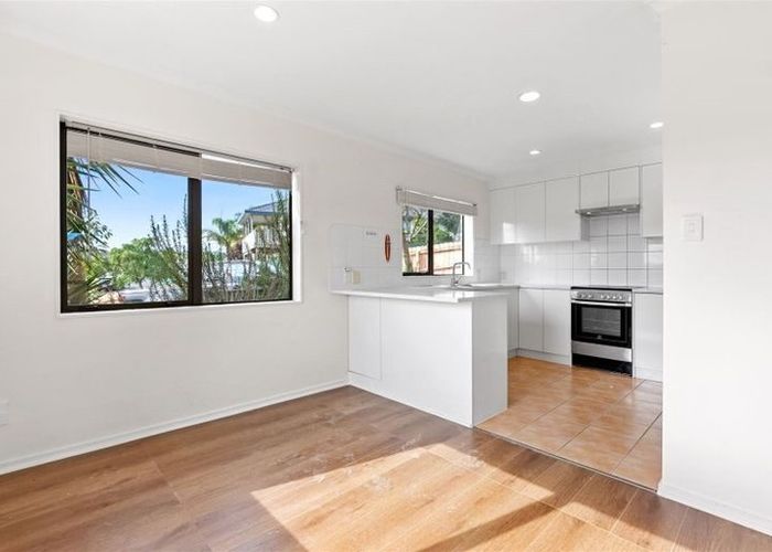  at 27 Mt. Lebanon Crescent, The Gardens, Manukau City, Auckland