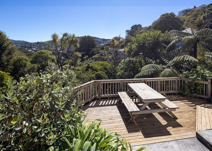  at 17 Pembroke Road, Northland, Wellington