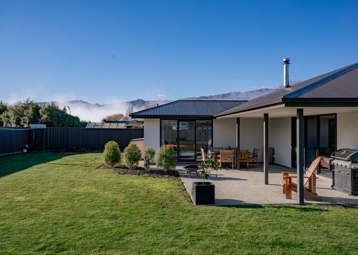  at 51 Perriam Place, Mount Pisa