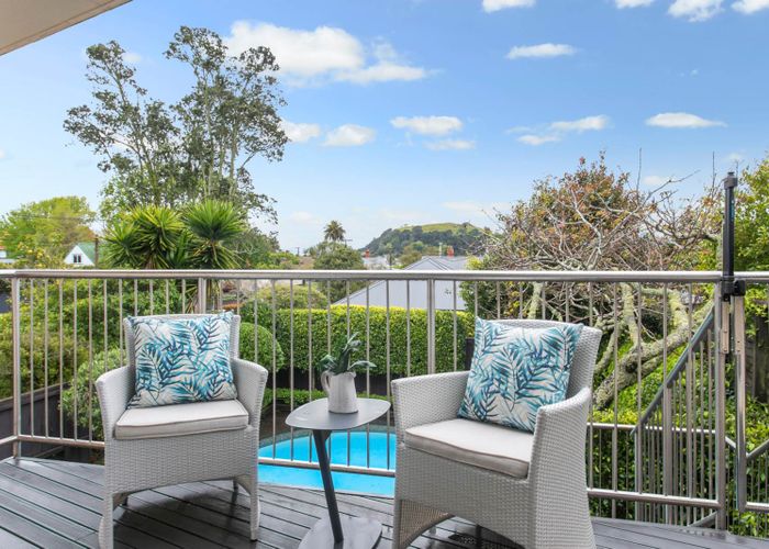  at 1/6 Penrhyn Road, Mount Eden, Auckland