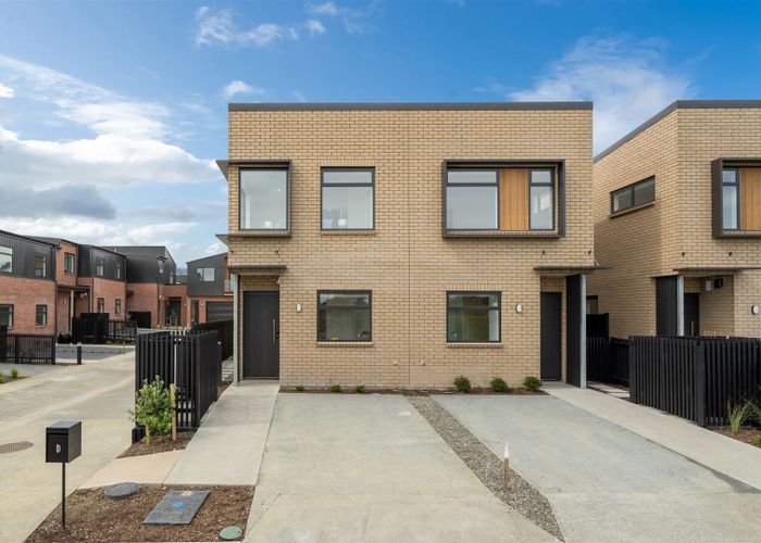  at 1C Lowe Street, Belmont, Auckland