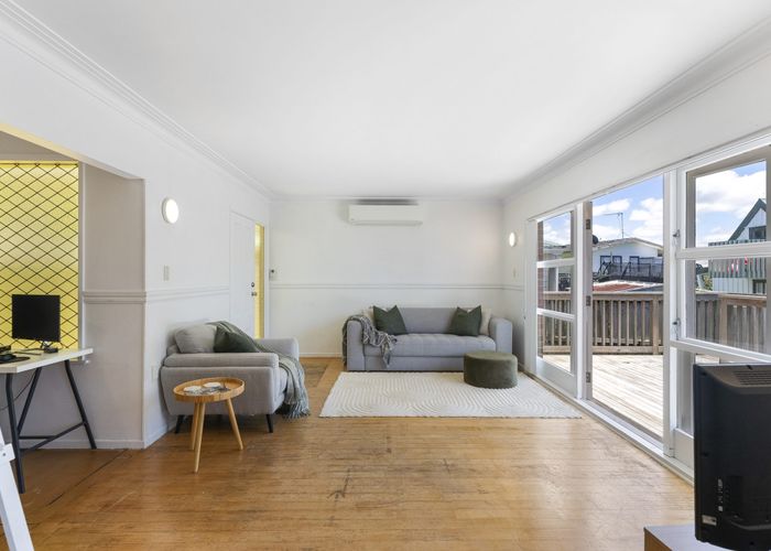  at 8 Aplin Place, Birkdale, Auckland