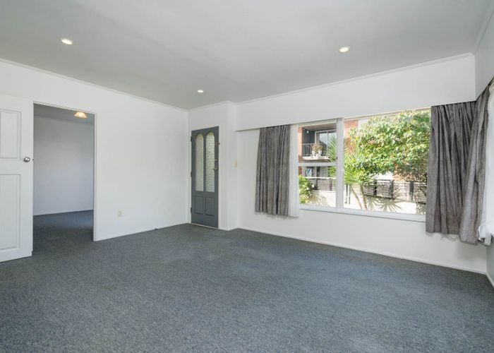  at 4/85 Lake Road, Belmont, North Shore City, Auckland