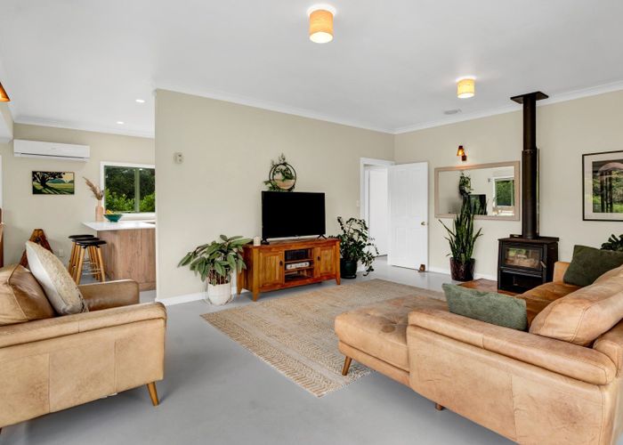 at 1185B South Road, Oakura