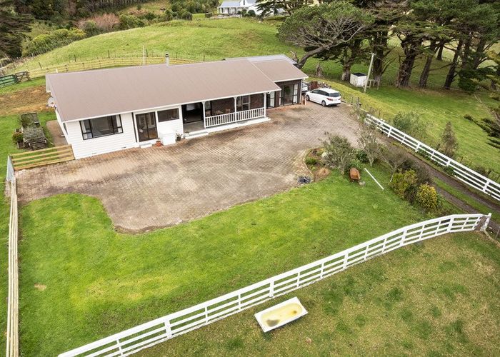  at 41 Lincolnshire Road, Horokiwi, Wellington