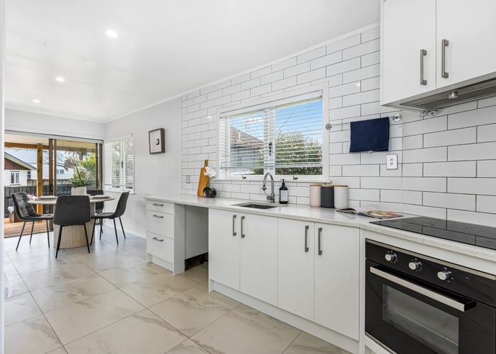  at 1/222 Beach Haven Road, Beach Haven, North Shore City, Auckland
