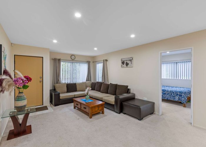  at 2 Ganges Avenue, Mangere East, Auckland