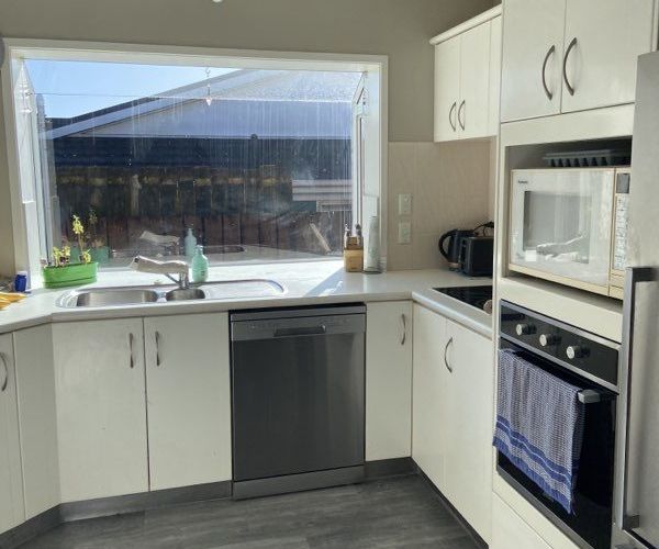  at 22 Hedge Row, Sunnyhills, Manukau City, Auckland