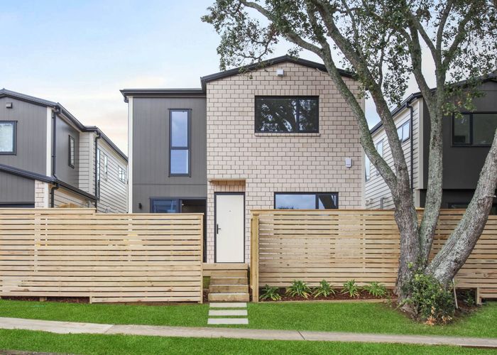  at 38 Borrowdace Avenue, Botany Downs, Manukau City, Auckland