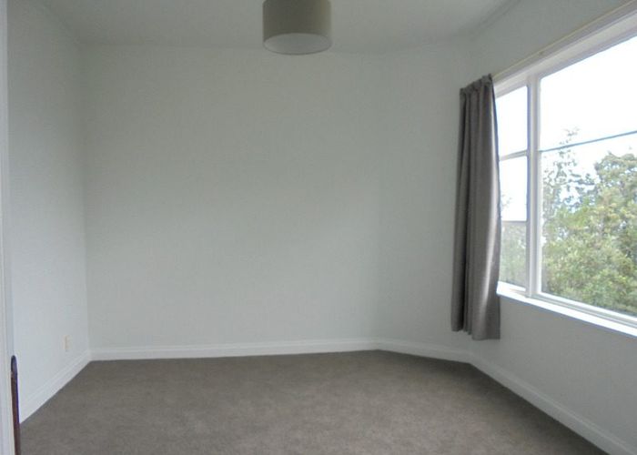  at 11A Grosvenor Terrace (Lower Flat), Wadestown, Wellington, Wellington