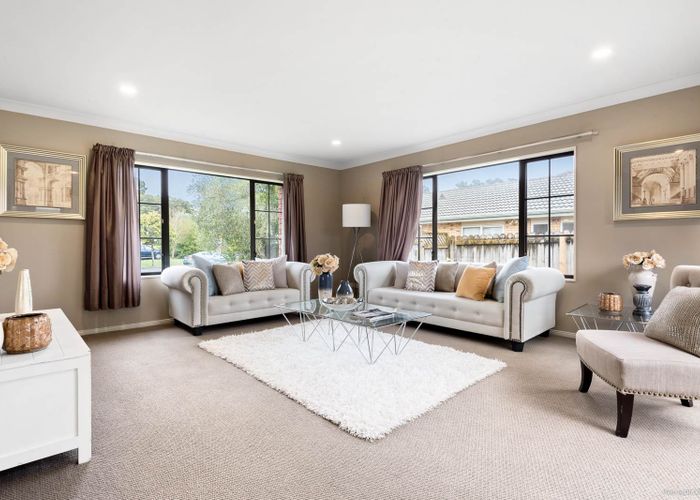  at 89 Summerland Drive, Henderson, Auckland