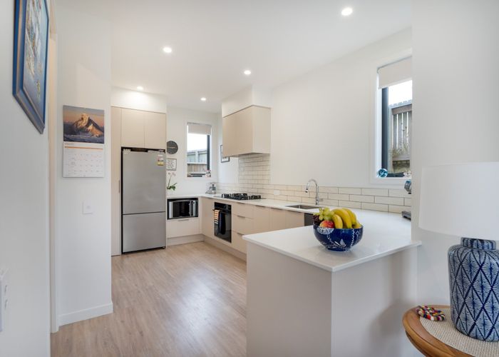  at 2 Skysail Lane, Whitby, Porirua