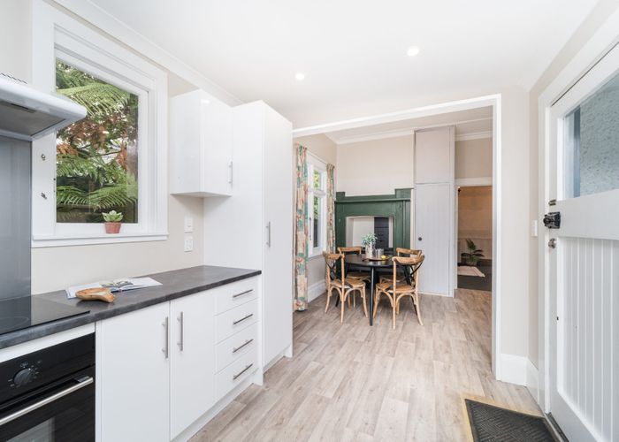  at 9 Weston Avenue, Roslyn, Palmerston North, Manawatu / Whanganui