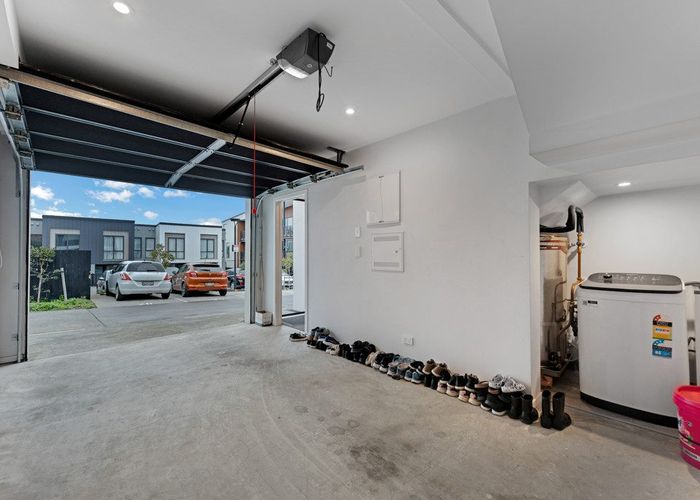  at 15 Pukakaho Lane, Papatoetoe, Manukau City, Auckland