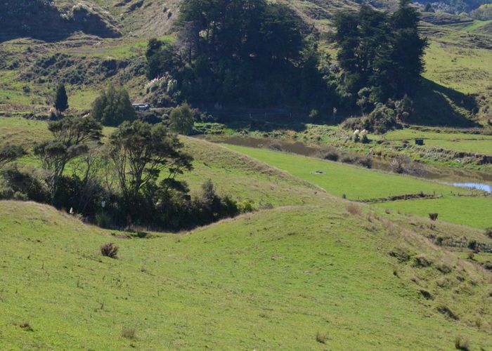  at 814 Awakau Road, Mokau, New Plymouth, Taranaki