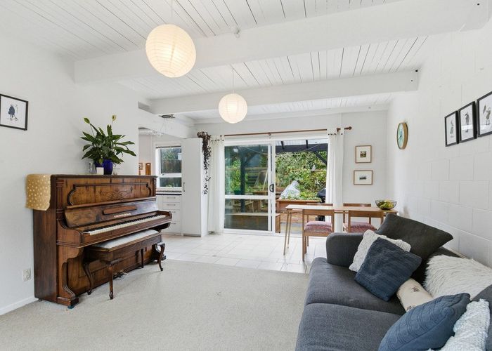  at 116 Akaroa Drive, Maupuia, Wellington, Wellington