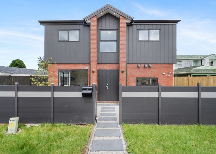  at 10 Baringa Place, Botany Downs, Manukau City, Auckland