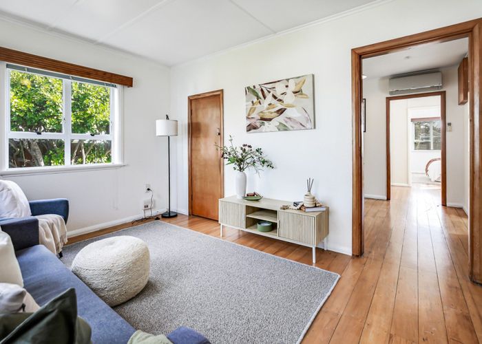  at 216 Fox Street, Hamilton East, Hamilton