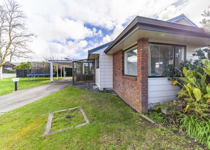  at 42 Whiting Crescent, Greenmeadows, Napier