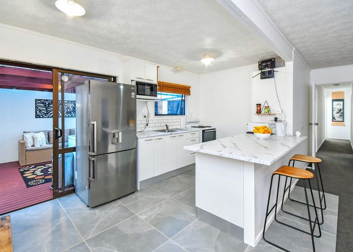  at 2/79 Cambridge Terrace, Papatoetoe, Auckland