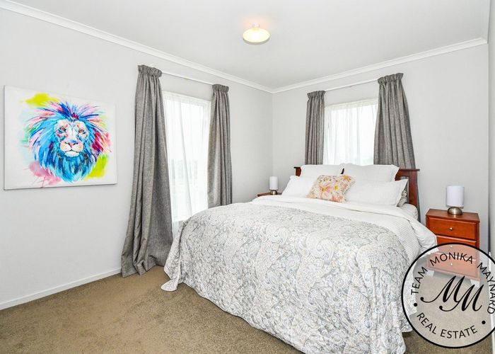  at 10 Kuurae Crescent, Weymouth, Auckland