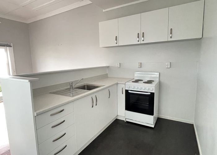  at 2/20 Ngataringa Road, Devonport, North Shore City, Auckland