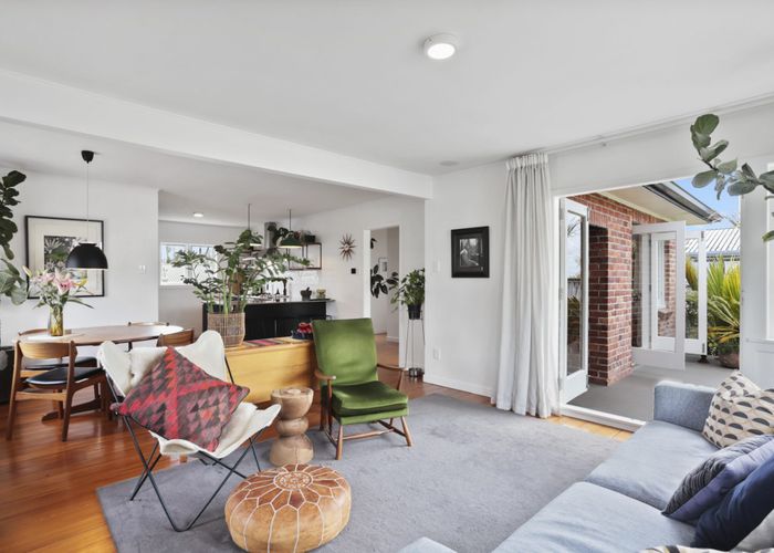  at 8 Copley Street, New Lynn, Auckland