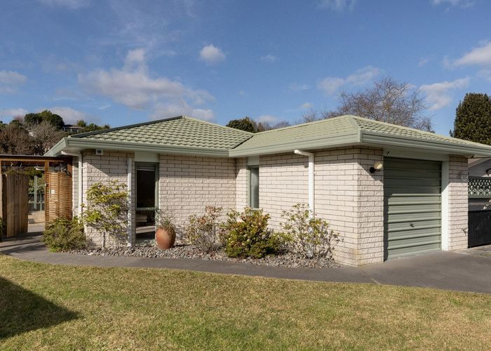  at 27 Sunvale Place, Gate Pa, Tauranga, Bay Of Plenty