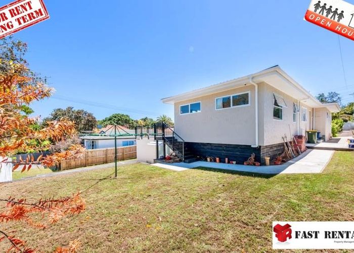  at 140 Moore Street, Hillcrest, Auckland