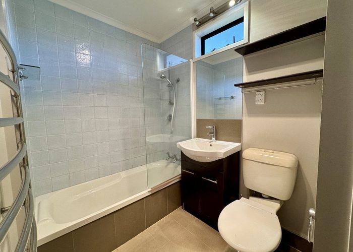 at 35 Boakes Road, Mount Wellington, Auckland City, Auckland