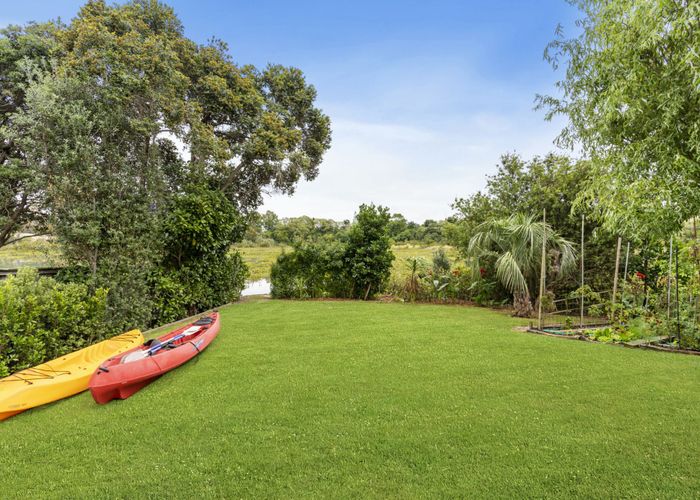  at 21 Spencer Terrace, Hauraki, Auckland