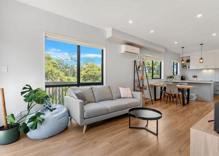  at 26 Kaimai Avenue, Massey, Waitakere City, Auckland