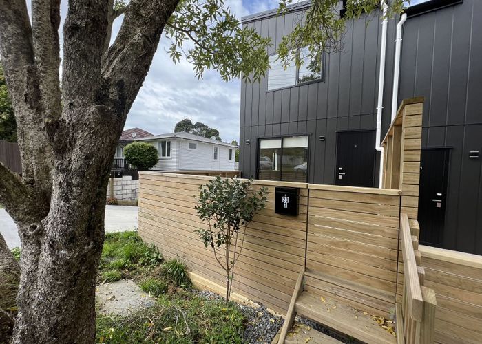  at 1/20 Peach Road, Glenfield, North Shore City, Auckland