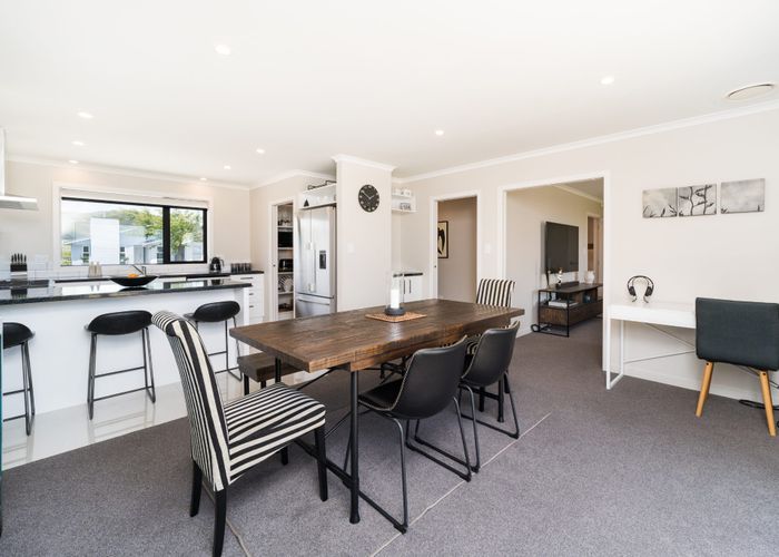  at 11 Atlantic Drive, Fitzherbert, Palmerston North, Manawatu / Whanganui