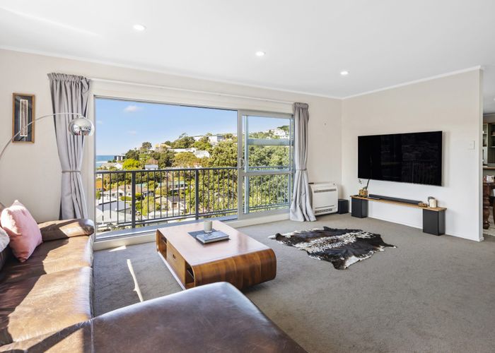  at 9 Maybury Way, Island Bay, Wellington
