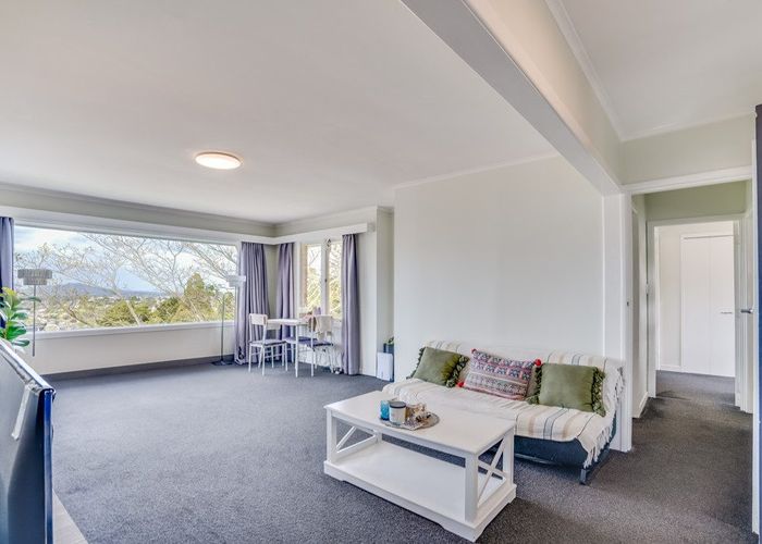  at 1/177 Glenfield Road, Hillcrest, Auckland