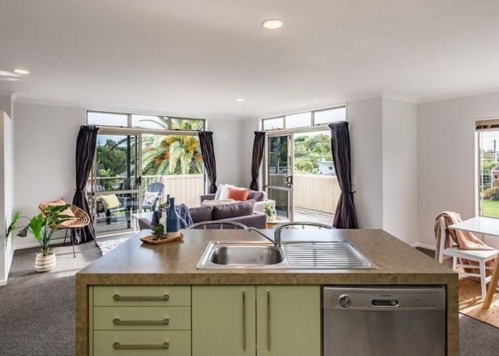  at 52a Martin Rd, Paraparaumu Beach, Kapiti Coast, Wellington