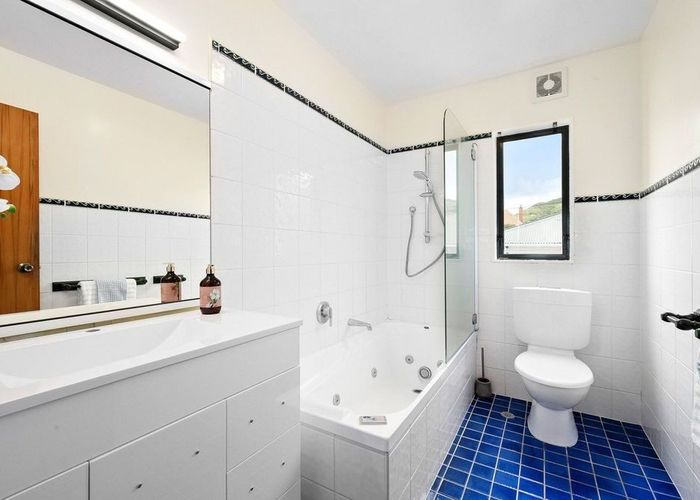  at 4 Chamberlain Road, Karori, Wellington