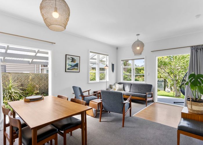  at 18 Raine Street, Karori, Wellington, Wellington