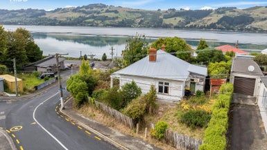  at 1 Athol Place, Ravensbourne, Dunedin