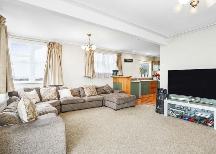  at 15 Odette Street, Bader, Hamilton