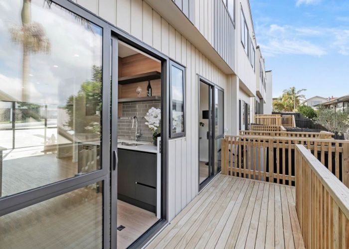  at 71 Highland Park Drive, Botany Downs, Auckland