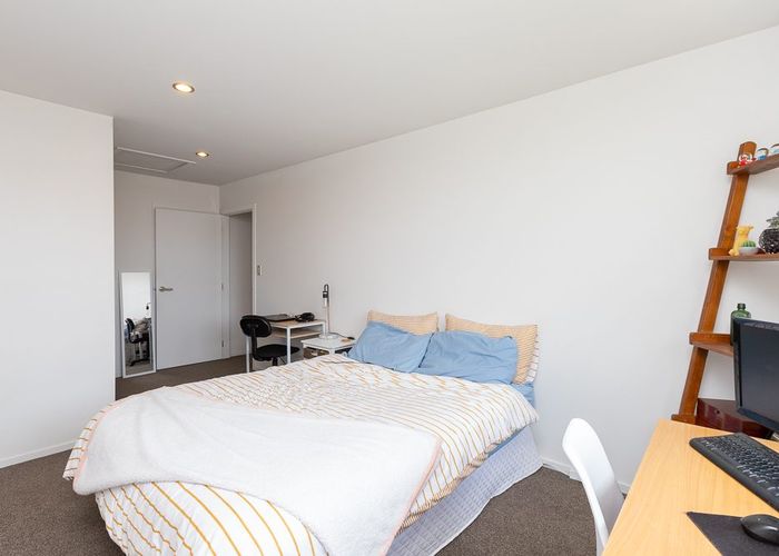  at 2/4 Littler Place, Hamilton East, Hamilton, Waikato
