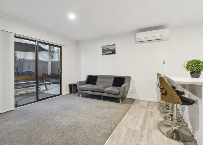  at 2/52 Tironui Road, Takanini, Auckland