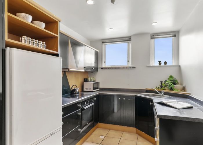  at 2/33 Hania Street, Mount Victoria, Wellington